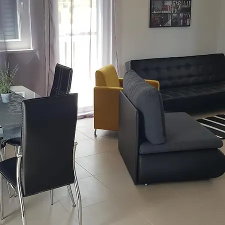 Apartment Pia Milna (Brac)