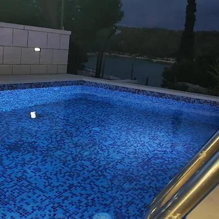 Apartment Pia Milna (Brac)