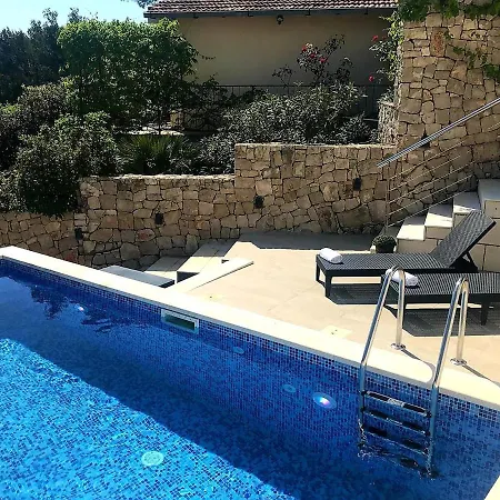 Pia Apartment *