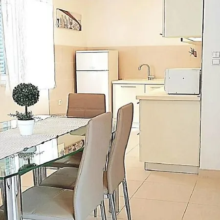 Apartment Pia Milna (Brac)