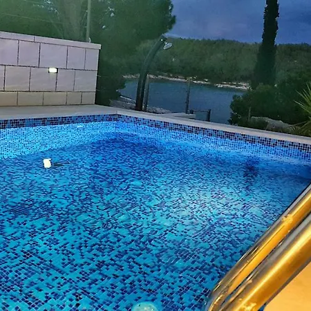 Apartment Pia Milna (Brac)
