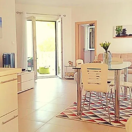 Pia Apartment Milna (Brac)
